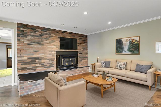 38008 Seaway Court, Harrison Twp, MI 48045