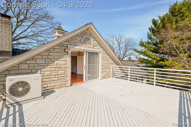38008 Seaway Court, Harrison Twp, MI 48045