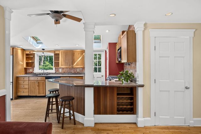 658 Main Street, Harwich, MA 02645