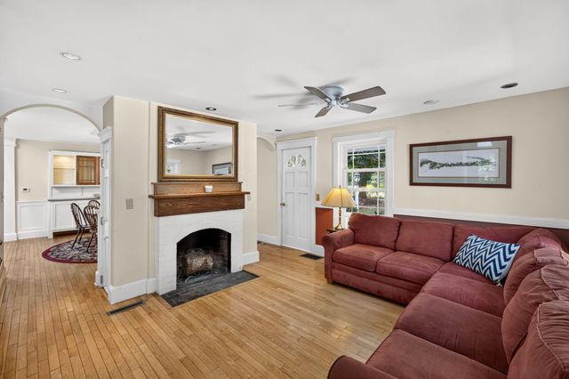658 Main Street, Harwich, MA 02645