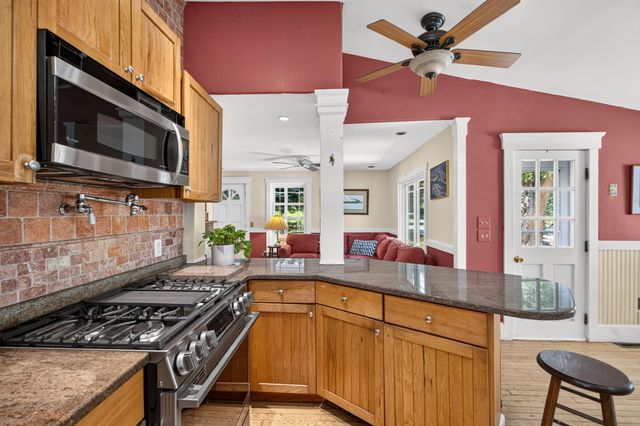 658 Main Street, Harwich, MA 02645