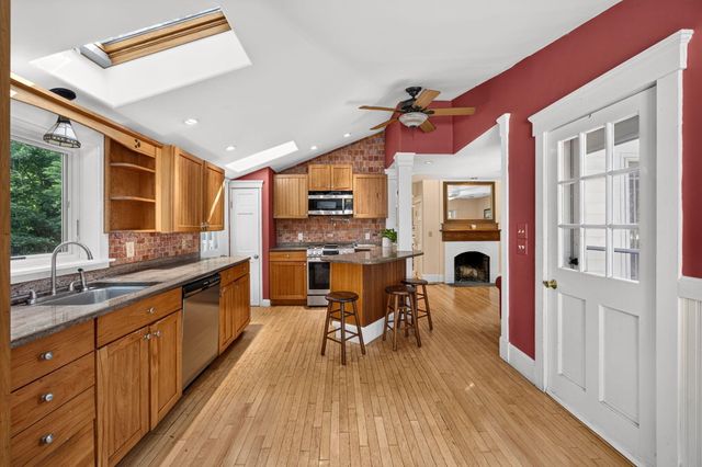 658 Main Street, Harwich, MA 02645