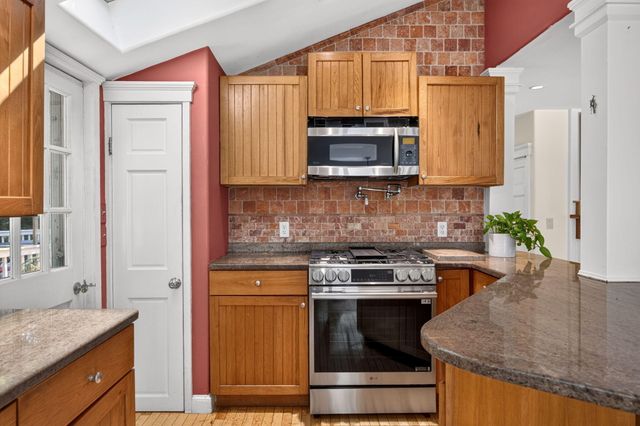 658 Main Street, Harwich, MA 02645