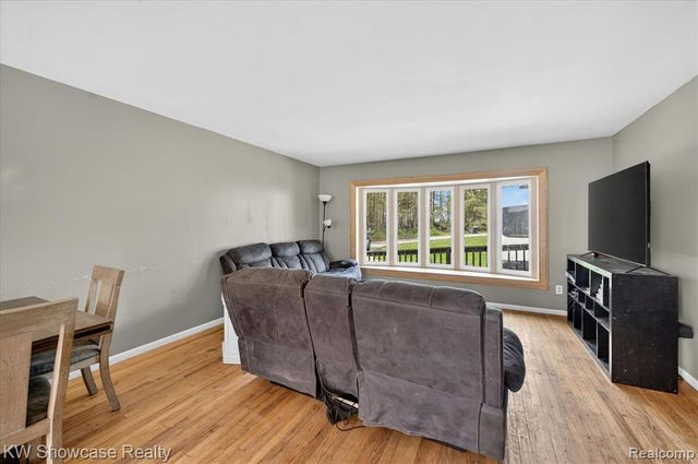 3201 S. Duck Lake Road, Highland, MI 48356