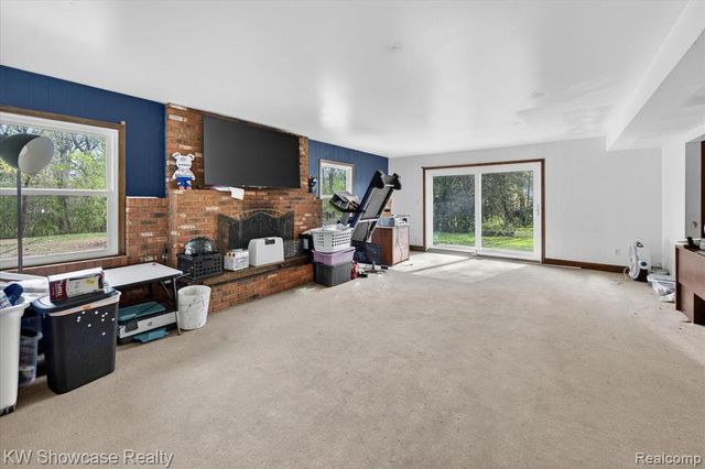 3201 S. Duck Lake Road, Highland, MI 48356