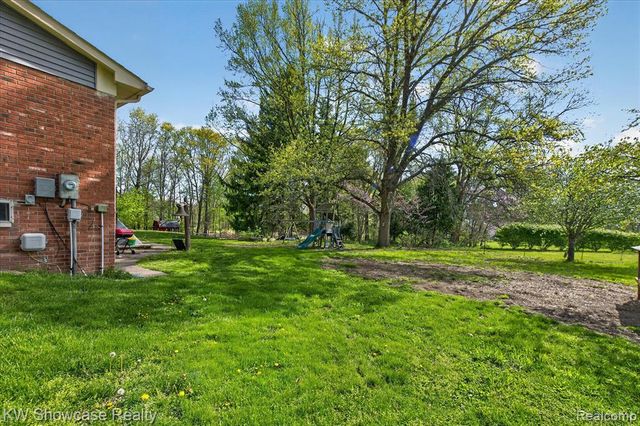 3201 S. Duck Lake Road, Highland, MI 48356
