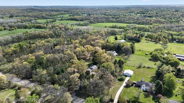 3201 S. Duck Lake Road, Highland, MI 48356