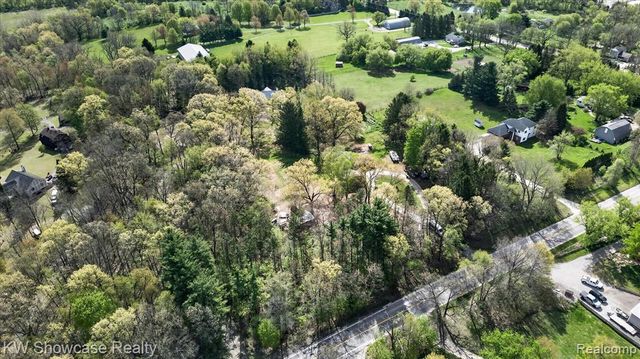 3201 S. Duck Lake Road, Highland, MI 48356