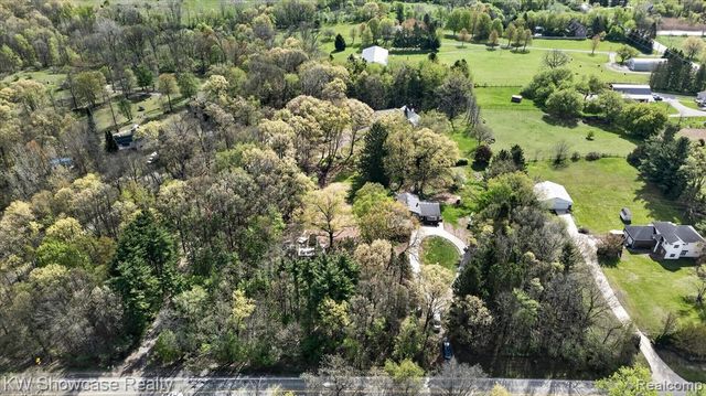 3201 S. Duck Lake Road, Highland, MI 48356