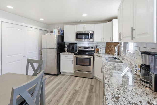 3306 N FAIRFIELD RD, Layton, UT 84041