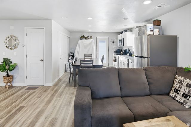 3306 N FAIRFIELD RD, Layton, UT 84041