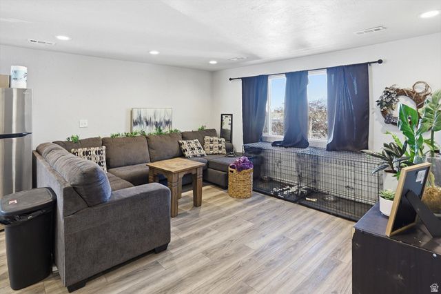 3306 N FAIRFIELD RD, Layton, UT 84041