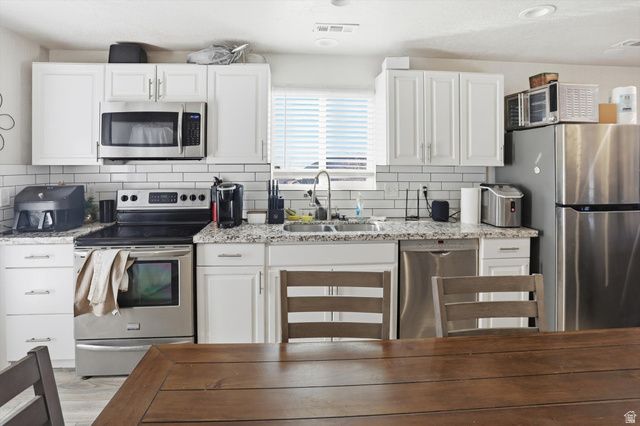 3306 N FAIRFIELD RD, Layton, UT 84041