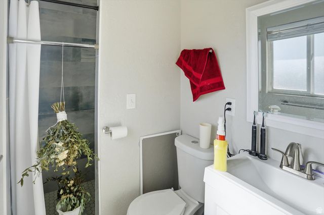 3306 N FAIRFIELD RD, Layton, UT 84041