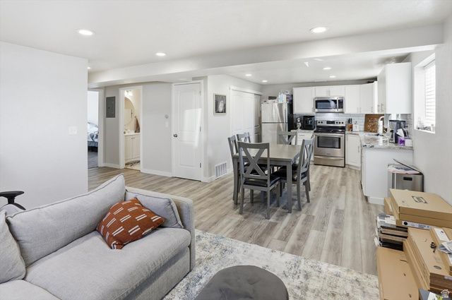 3306 N FAIRFIELD RD, Layton, UT 84041