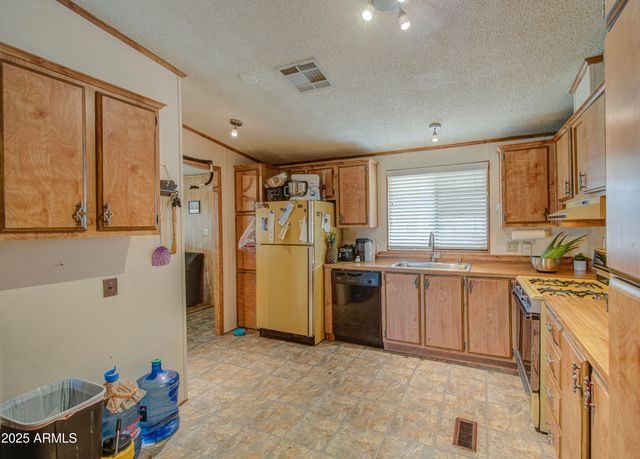 2844 E ORAIBI Drive, Phoenix, AZ 85050