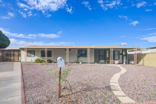 2844 E ORAIBI Drive, Phoenix, AZ 85050