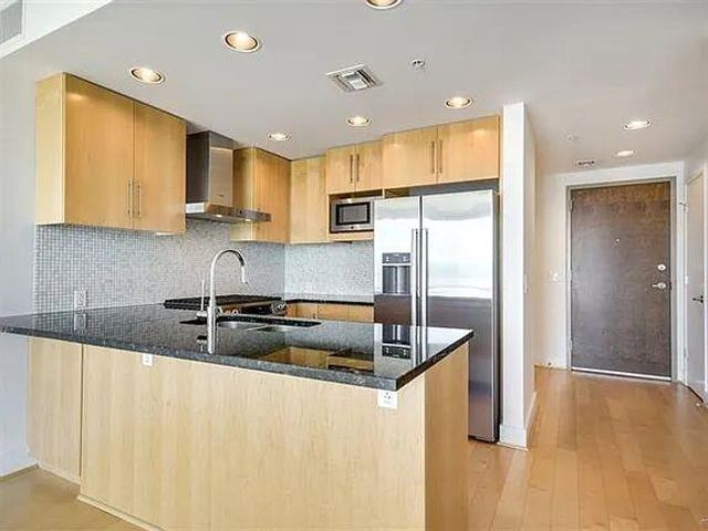 300 Bowie ST 2504, Austin, TX 78703