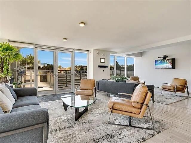 300 Bowie ST 2504, Austin, TX 78703