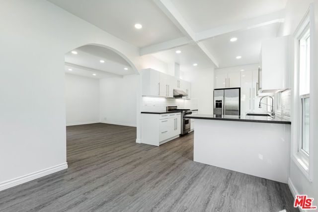 8718 Rosewood Avenue, West Hollywood, CA 90048