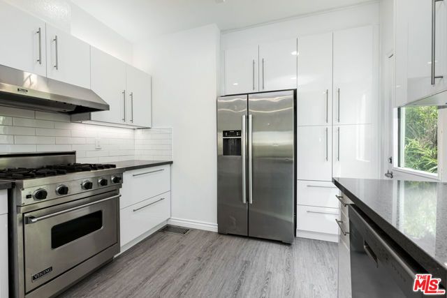 8718 Rosewood Avenue, West Hollywood, CA 90048