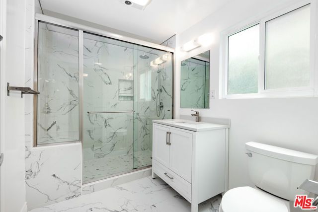 8718 Rosewood Avenue, West Hollywood, CA 90048