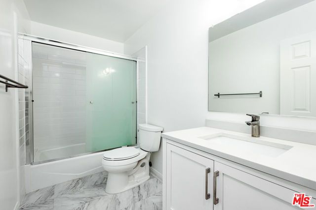 8718 Rosewood Avenue, West Hollywood, CA 90048