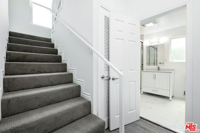 8718 Rosewood Avenue, West Hollywood, CA 90048