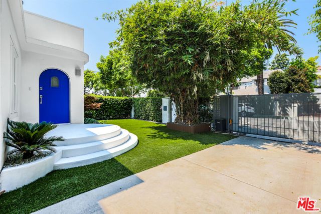 8718 Rosewood Avenue, West Hollywood, CA 90048