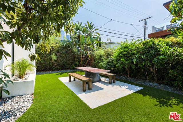 8718 Rosewood Avenue, West Hollywood, CA 90048