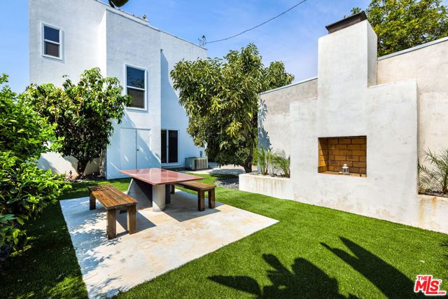 8718 Rosewood Avenue, West Hollywood, CA 90048