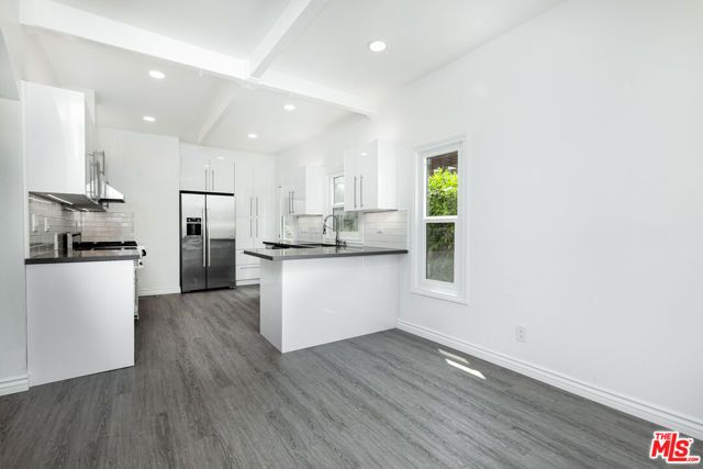 8718 Rosewood Avenue, West Hollywood, CA 90048
