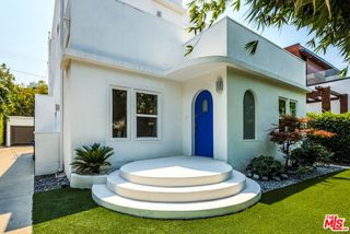 8718 Rosewood Avenue, West Hollywood, CA 90048