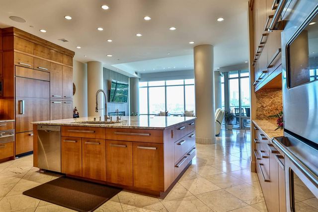 400 Riverboat Row, 1703, Newport, KY 41071