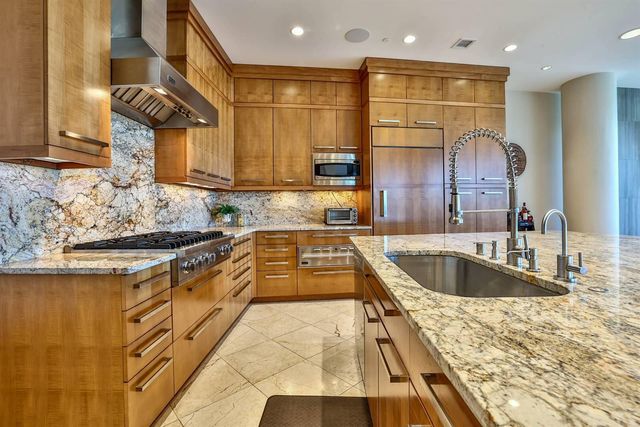 400 Riverboat Row, 1703, Newport, KY 41071