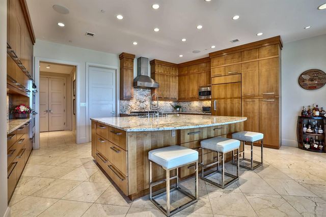 400 Riverboat Row, 1703, Newport, KY 41071