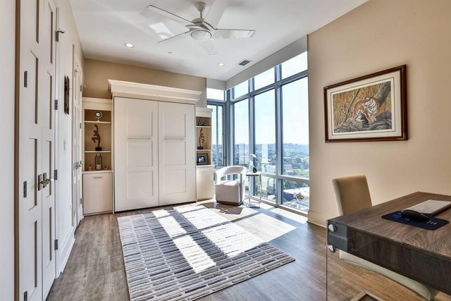400 Riverboat Row, 1703, Newport, KY 41071