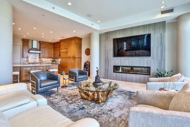400 Riverboat Row, 1703, Newport, KY 41071