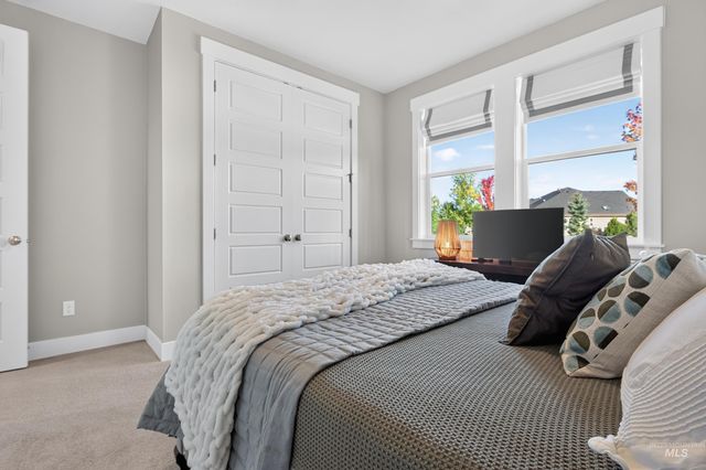 5365 W Piaffe St, Eagle, ID 83616