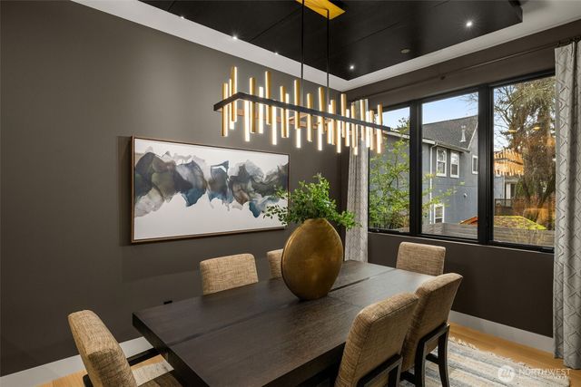 1215 96th Avenue SE, Bellevue, WA 98004