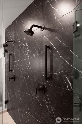 1215 96th Avenue SE, Bellevue, WA 98004