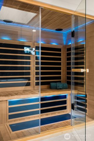 1215 96th Avenue SE, Bellevue, WA 98004