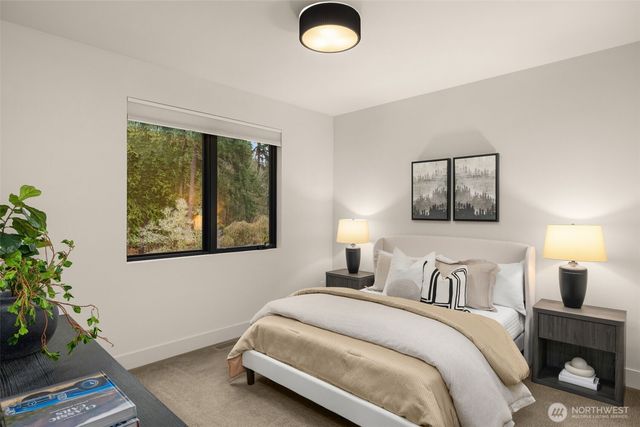 1215 96th Avenue SE, Bellevue, WA 98004