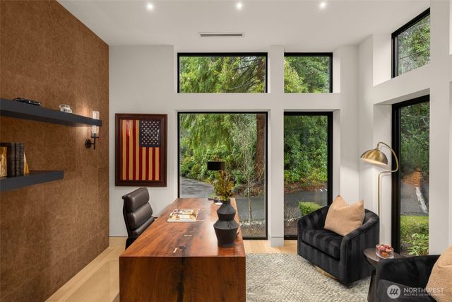 1215 96th Avenue SE, Bellevue, WA 98004