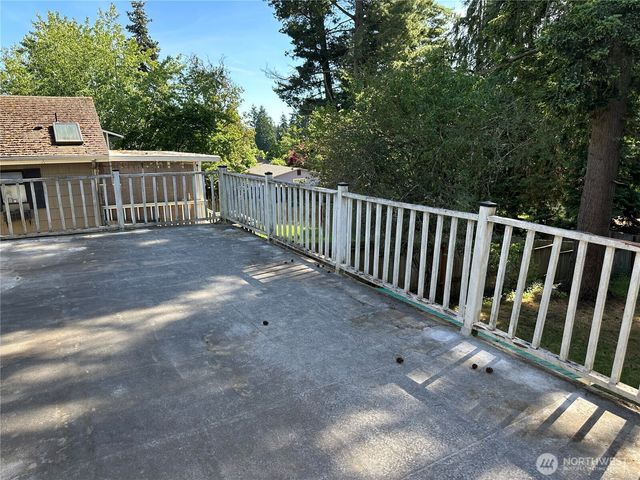 15833 15th Avenue NE, Shoreline, WA 98155