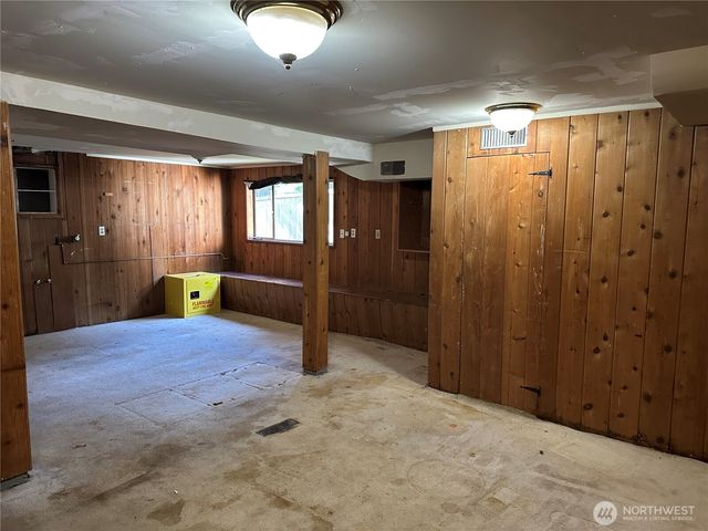 15833 15th Avenue NE, Shoreline, WA 98155