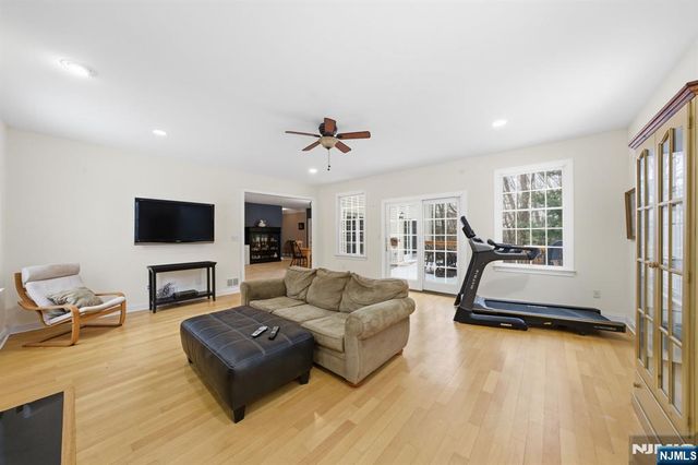 20 Sleepy Hollow Road, Denville Township, NJ 07834