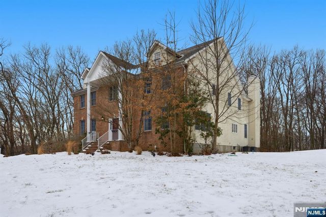 20 Sleepy Hollow Road, Denville Township, NJ 07834