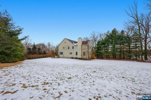 20 Sleepy Hollow Road, Denville Township, NJ 07834