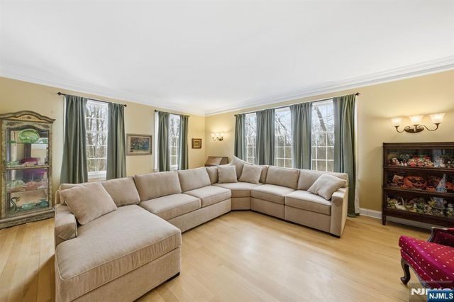 20 Sleepy Hollow Road, Denville Township, NJ 07834